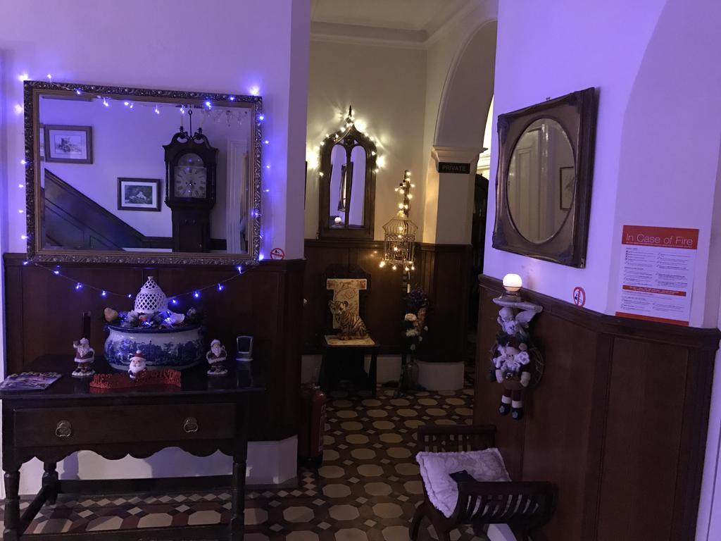 Whitchurch  The Priory B&B المظهر الخارجي الصورة